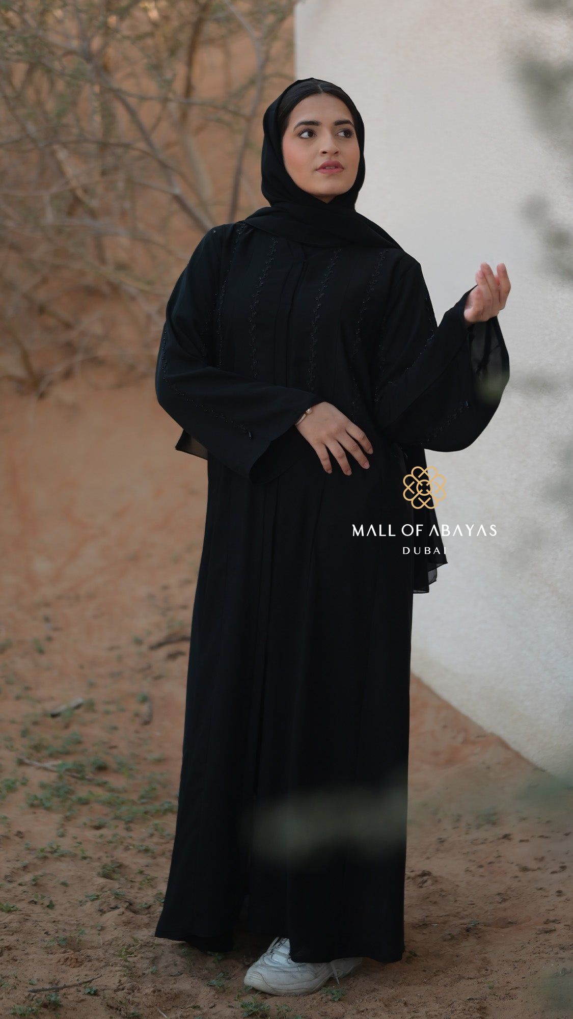 Black Embroidered Abaya - 092633