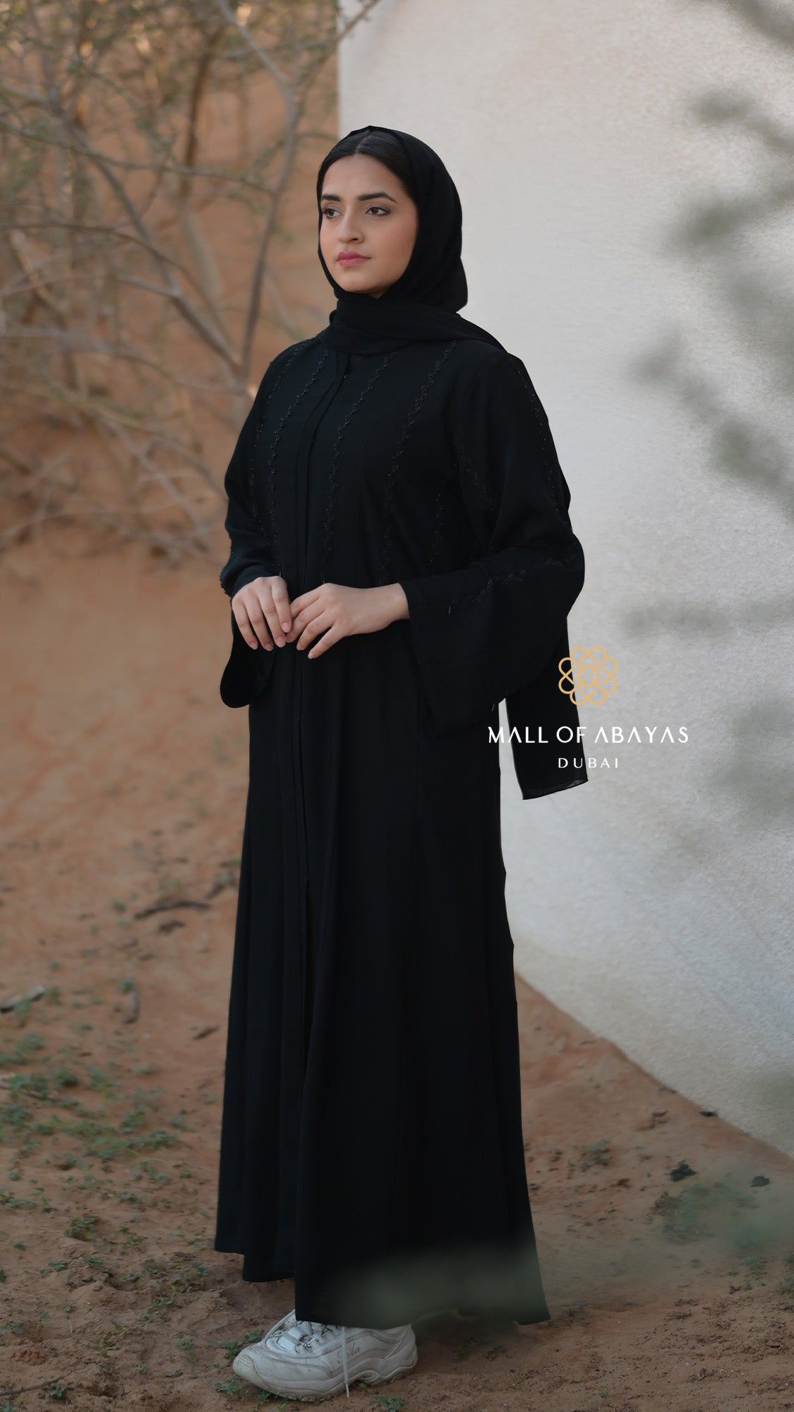 Black Embroidered Abaya - 092633