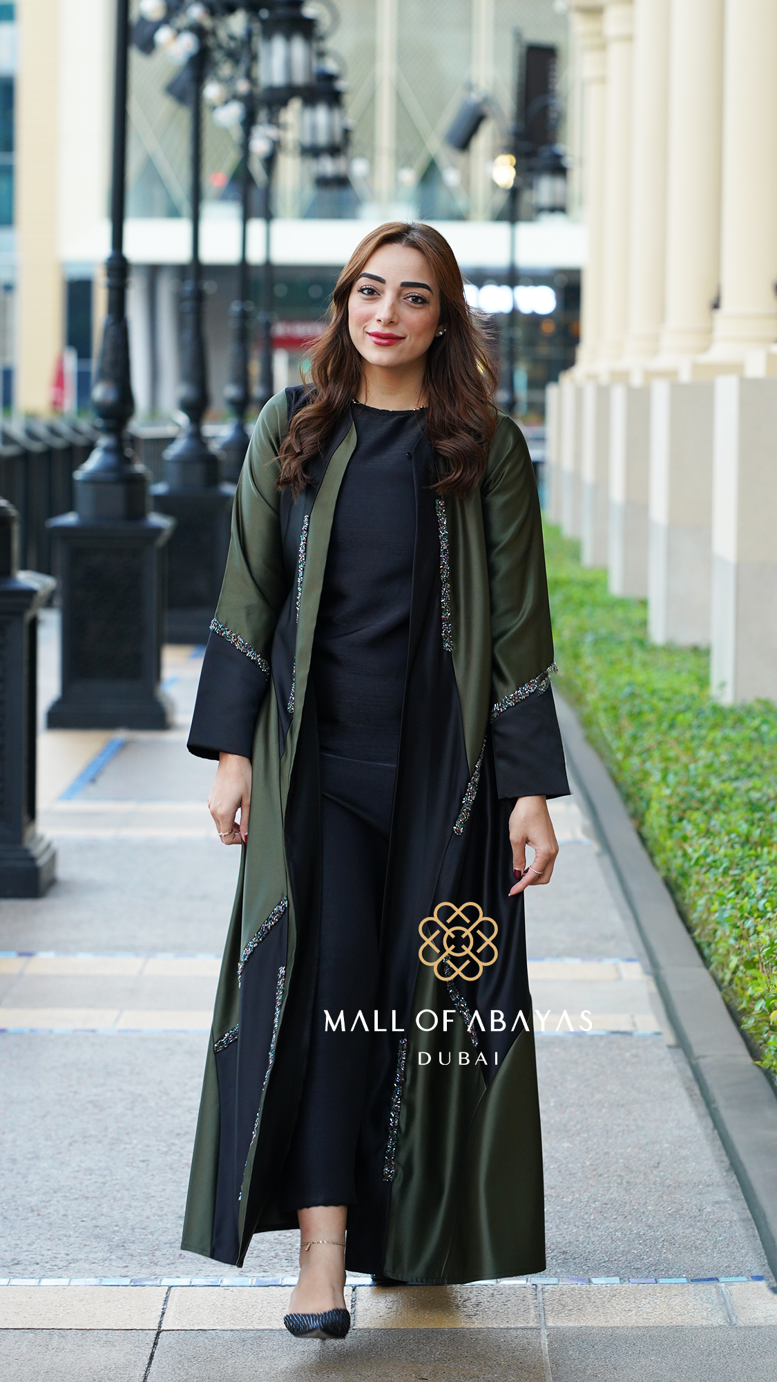 Olive & Black Embellished Panel Abaya Set - 092658