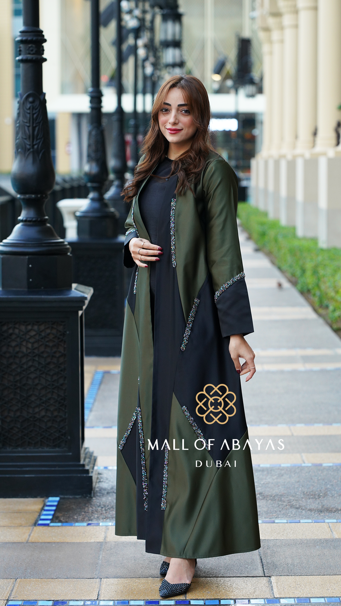 Olive & Black Embellished Panel Abaya Set - 092658