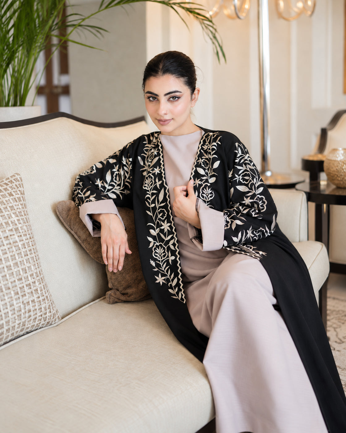 Black Floral Embroidered Abaya Set - 0926171