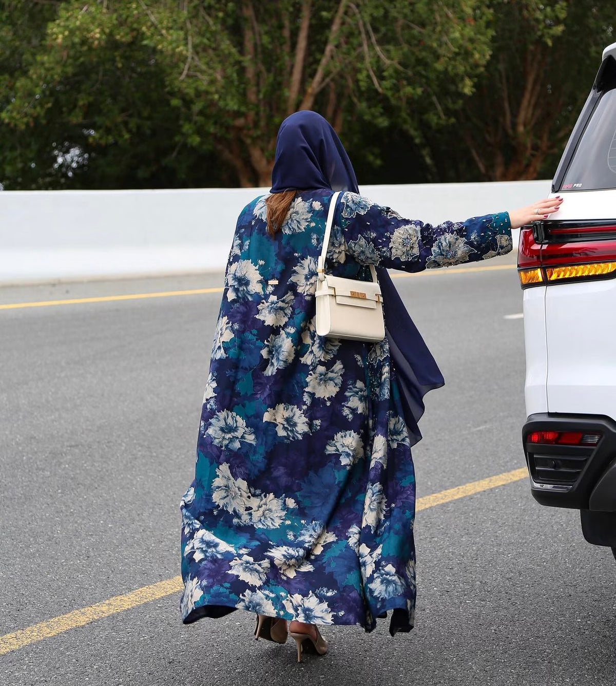 Navy Blue Floral Embellished Abaya - 0926117