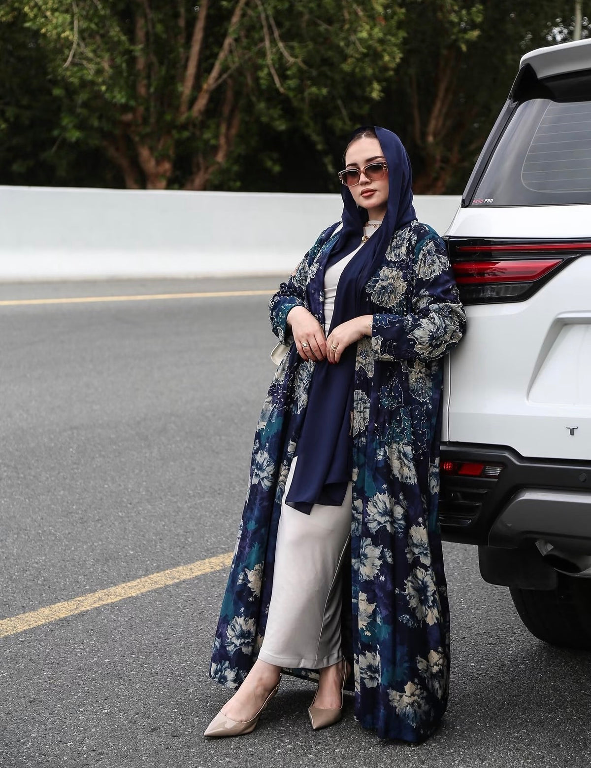 Navy Blue Floral Embellished Abaya - 0926117