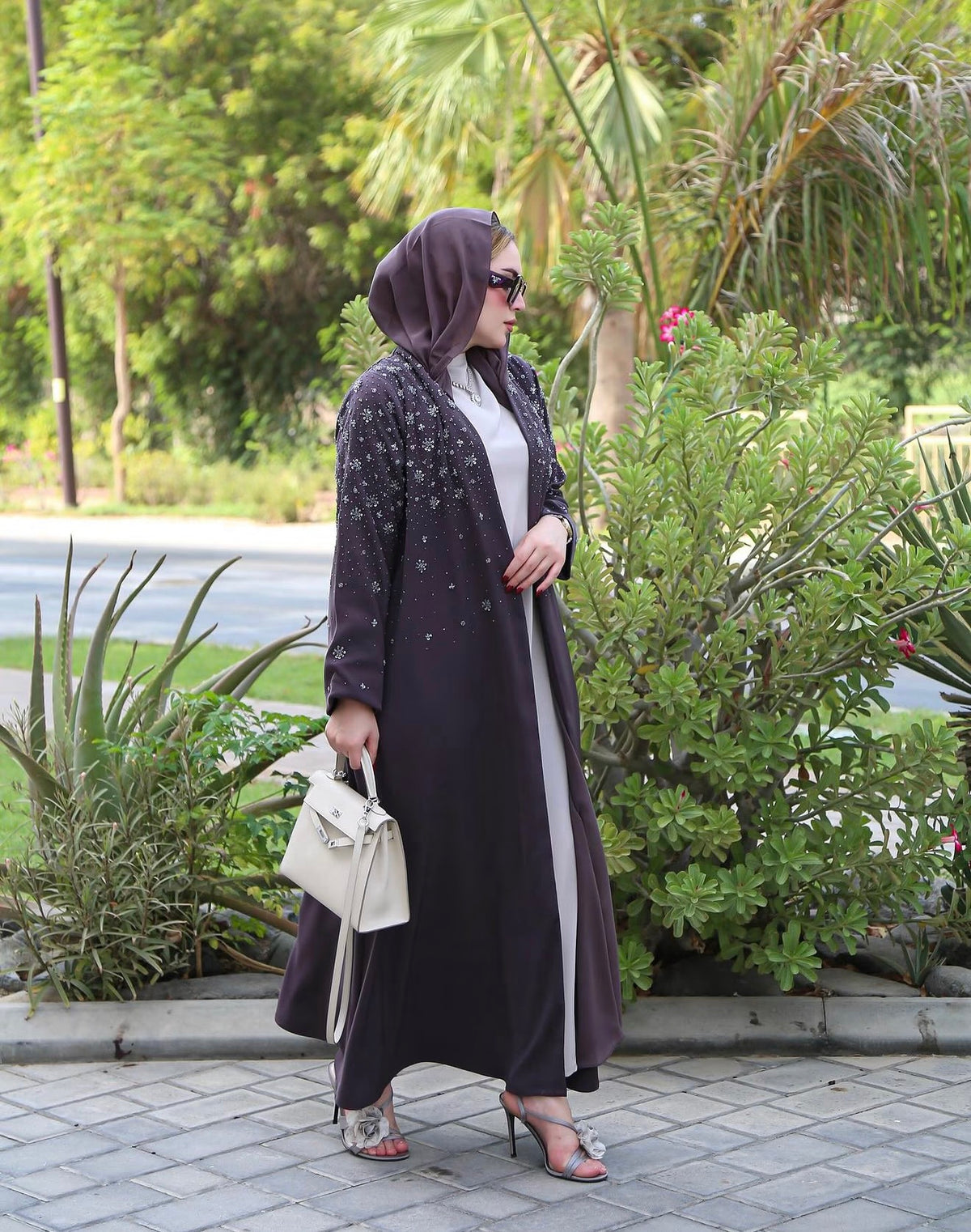Smoky Mauve Floral Crystal Embellished Open Abaya - 0926120