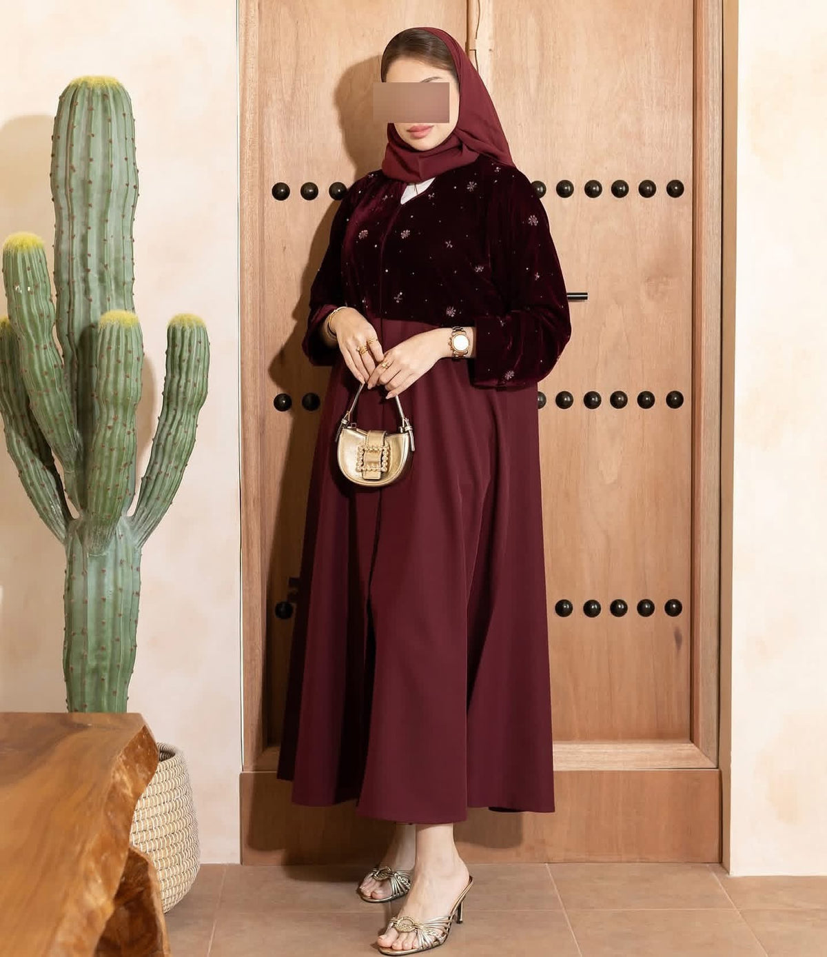 Maroon Velvet & Nida Embellished Abaya Set - 0926200