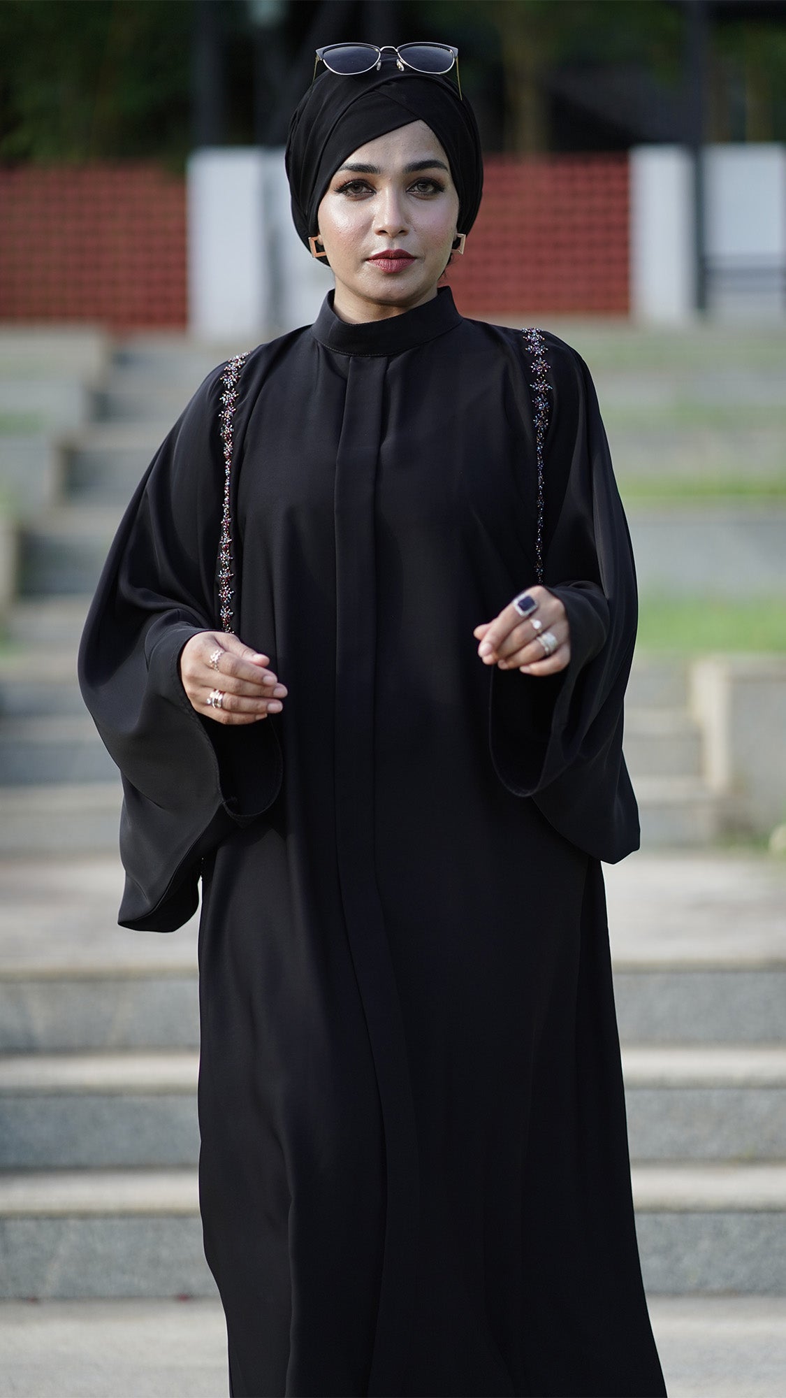 Black Embellished Statement Abaya - 0926109